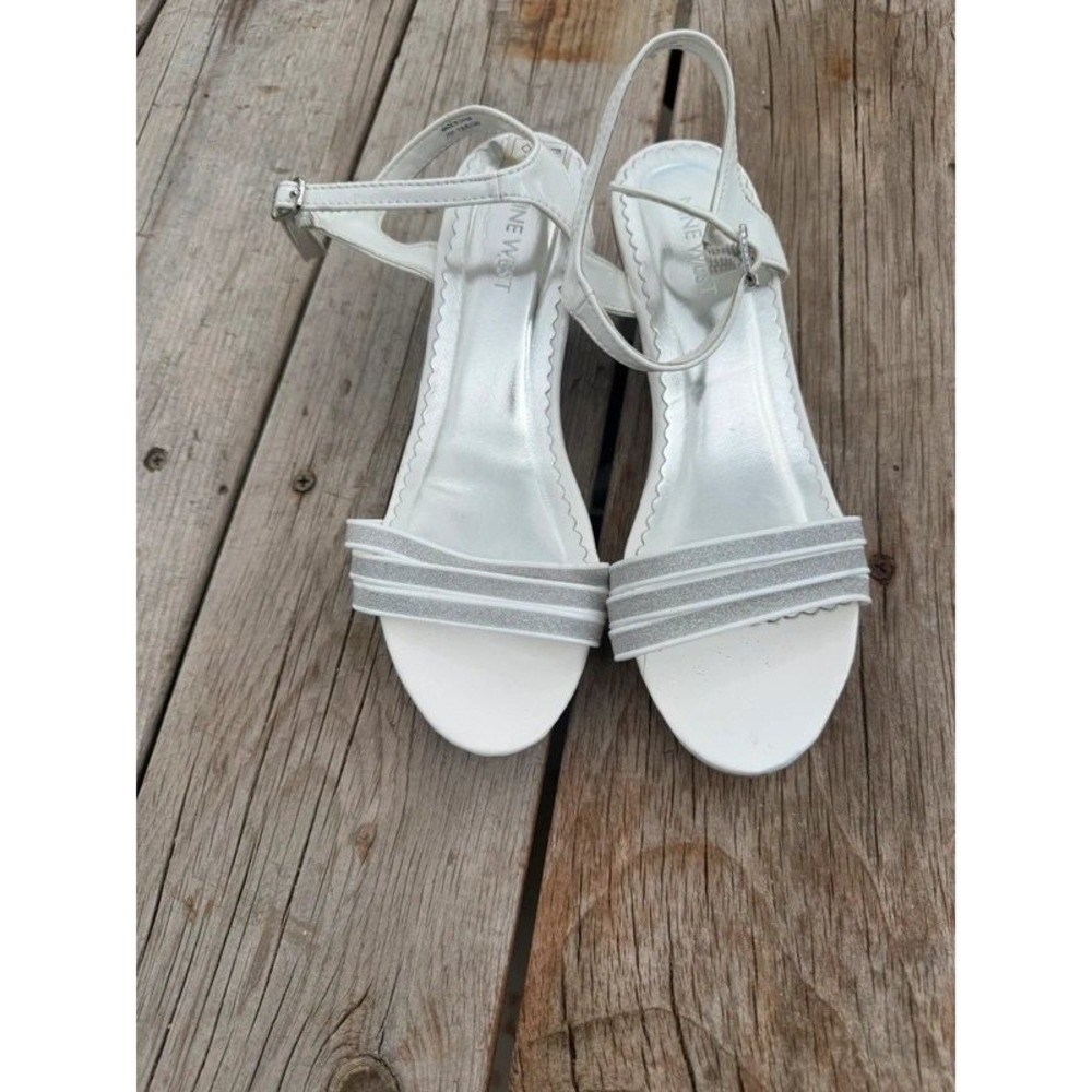 Nine West white and silver glitter strappy wedge sandals womens size 4